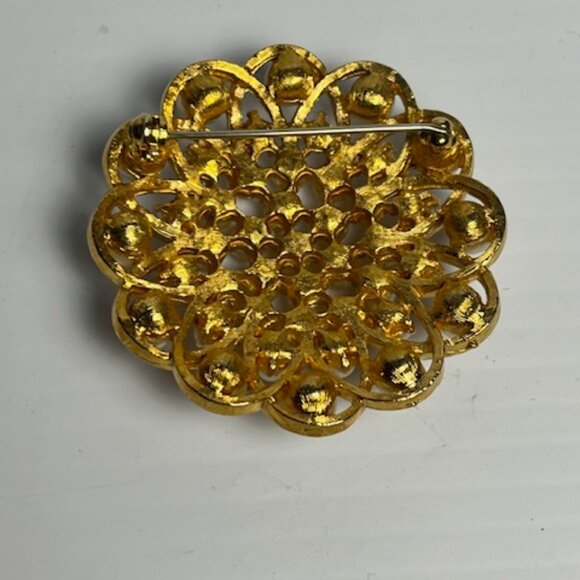 Vintage Elegant Retro Gold Tone Brooch with Faux Pearls - 1.75" dia. - Picture 2 of 2